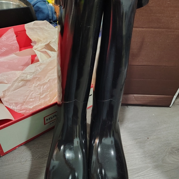 Hunter Black Boots - Picture 2 of 4